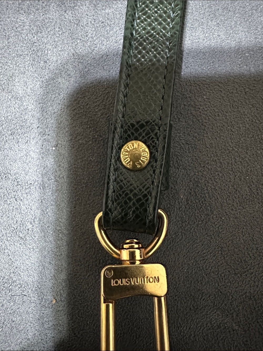 Louis Vuitton Dark Green Leather Toiletry Bag with Wristlet PREOWNED AUTHENTIC. - Picture 7 of 12